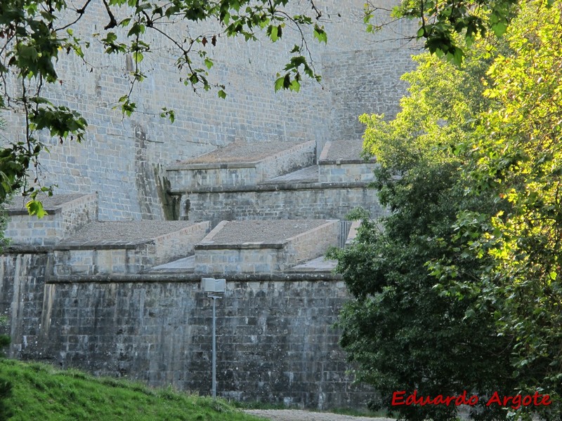 Muralla abaluartada de Pamplona