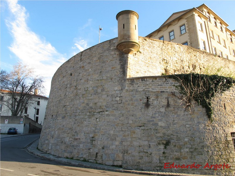 Muralla abaluartada de Pamplona