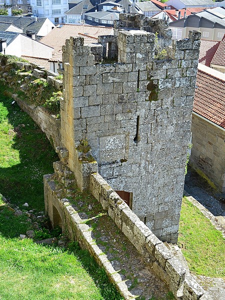 Torre y Puerta de los Carruajes