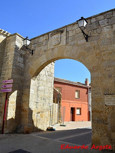 Muralla urbana de Fuentes de Valdepero