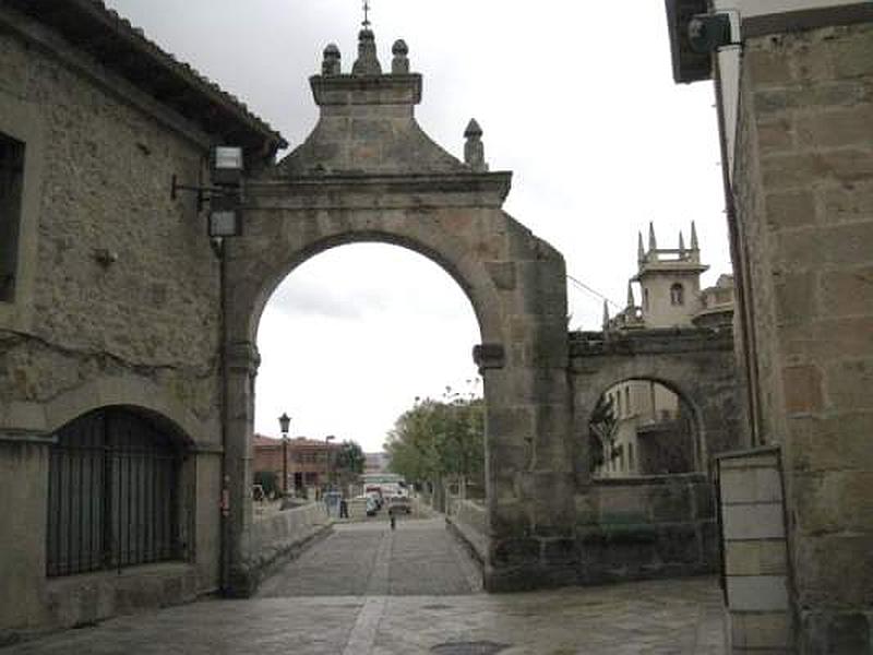 Muralla urbana de Aguilar de Campoo