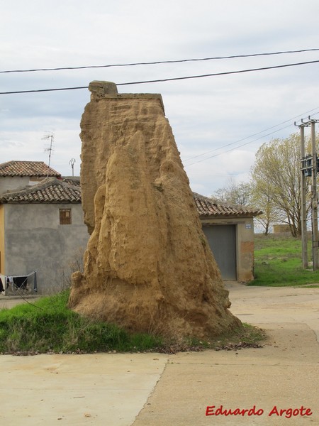 Muralla urbana de Capillas