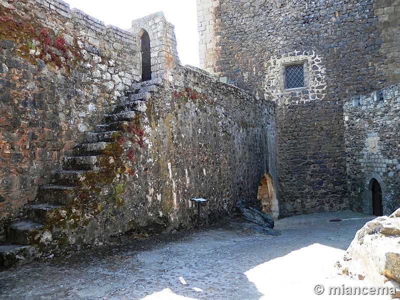 Muralla urbana de Monleón