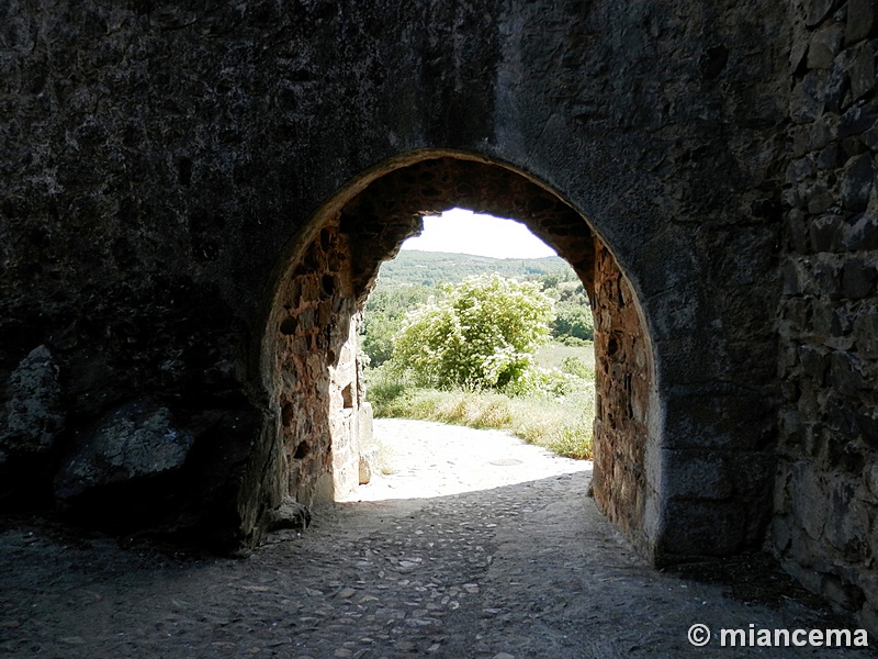 Muralla urbana de Monleón