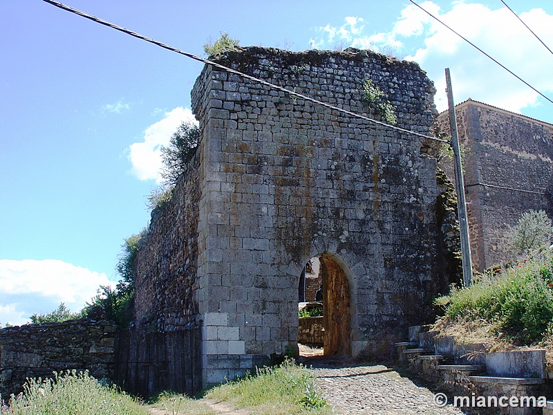 Muralla urbana de Monleón