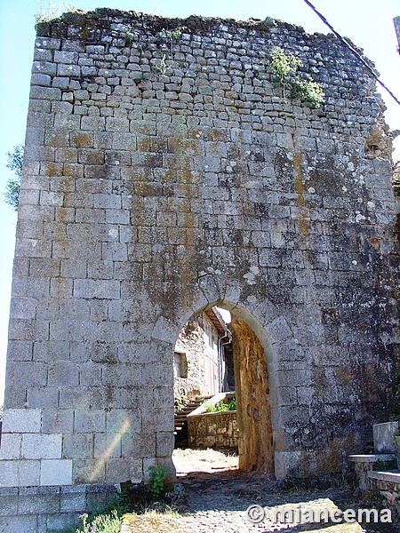 Muralla urbana de Monleón