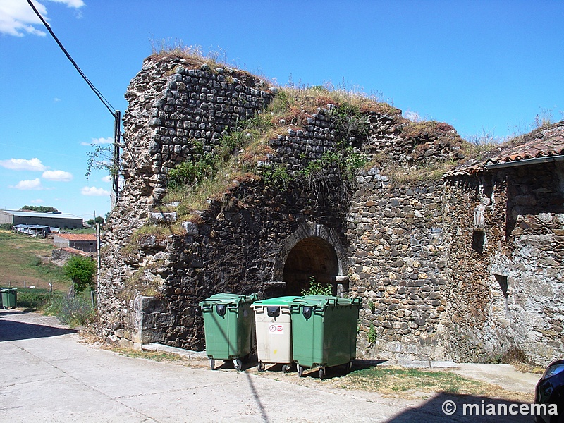 Muralla urbana de Monleón