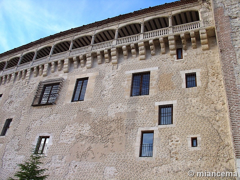 Castillo de los Duques de Alburquerque