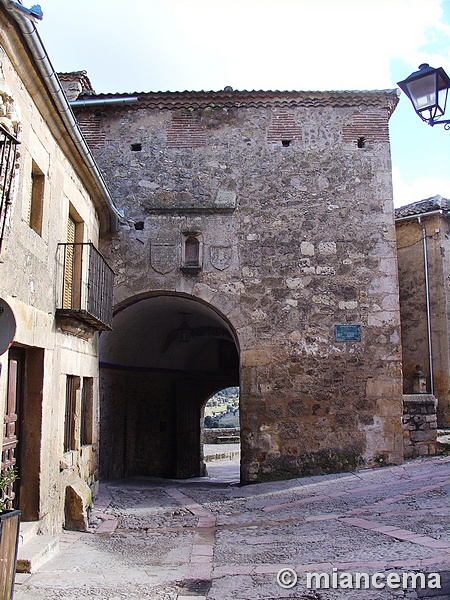 Puerta de la Villa