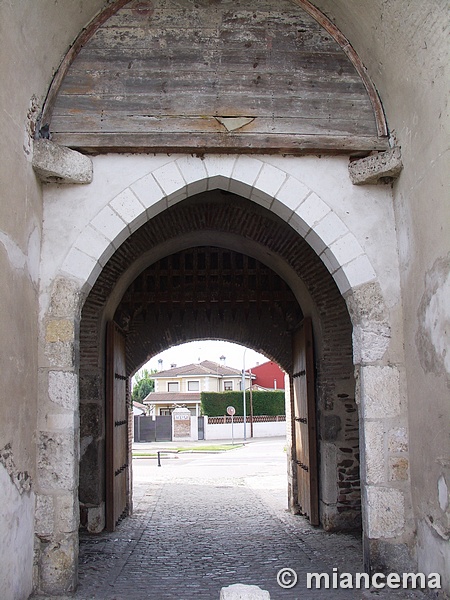 Muralla urbana de Coca