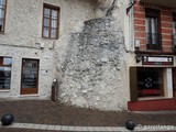 Puerta y muralla de Carchena