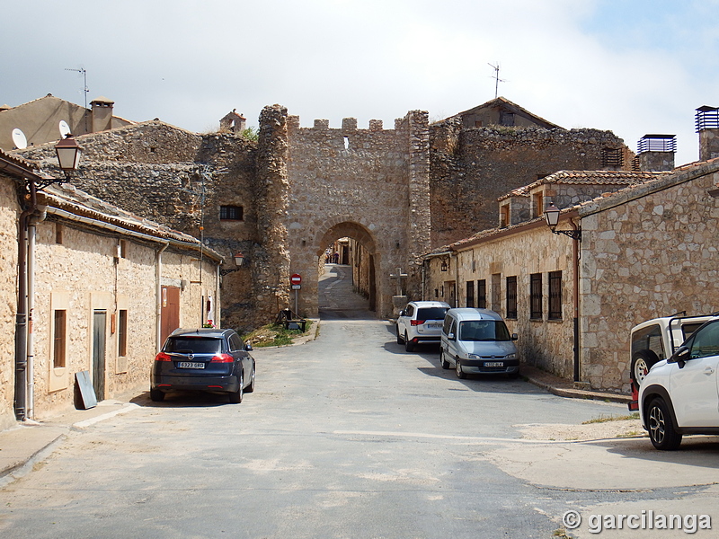 Muralla urbana de Maderuelo