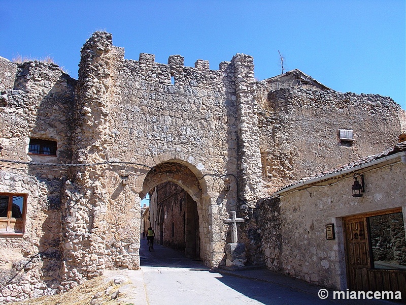 Muralla urbana de Maderuelo