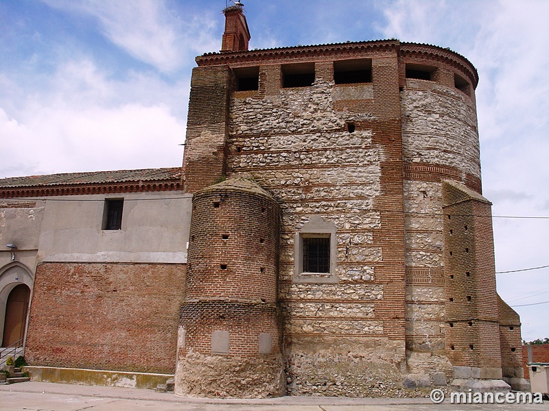 Iglesia fortificada de San Pedro Apóstol