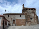 Iglesia fortificada de San Pedro Apóstol