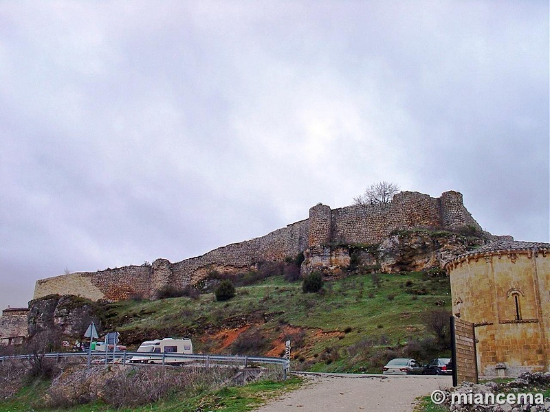 Muralla urbana de Calatañazor