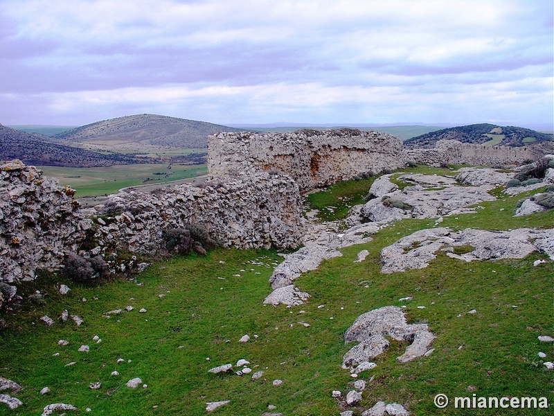 Muralla urbana de Peñalcázar