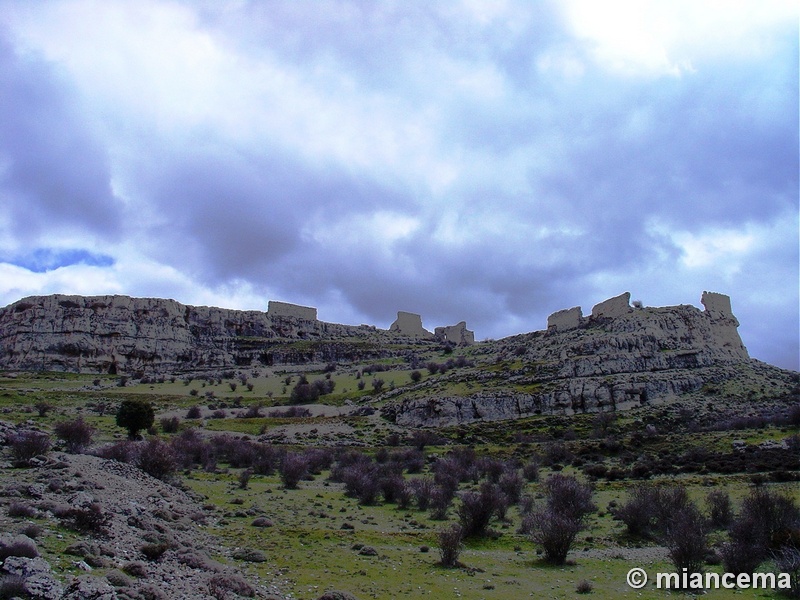 Muralla urbana de Peñalcázar