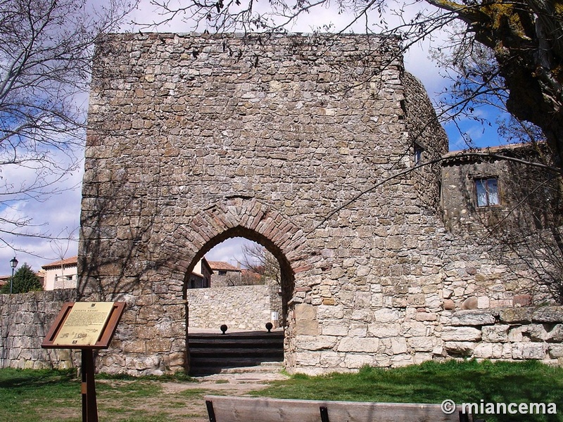 Muralla urbana de Medinaceli