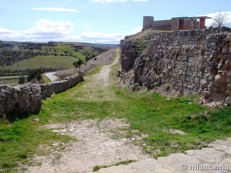 Muralla urbana de Medinaceli