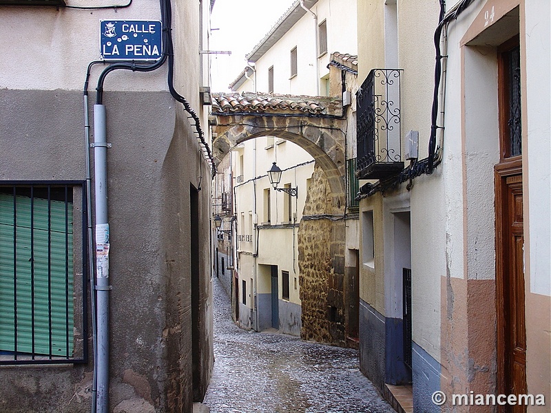 Puerta de los Pilares