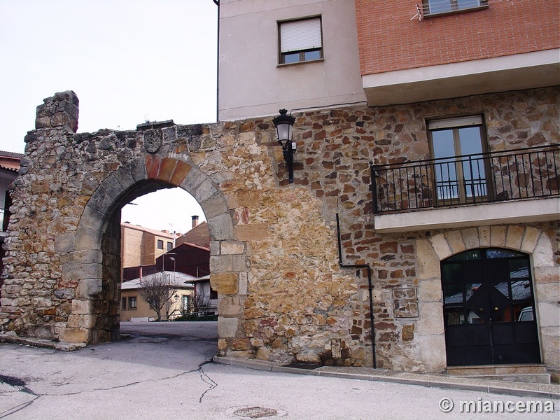 Muralla urbana de San Leonardo de Yagüe