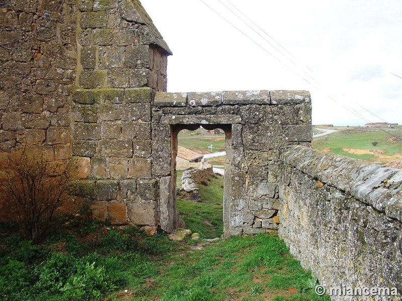 Iglesia fortificada de Santo Domingo de Silos