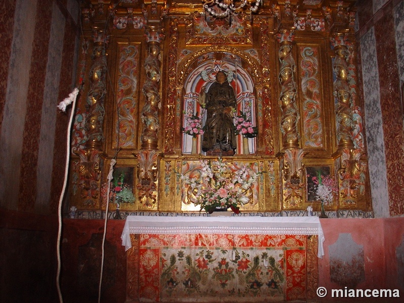 Iglesia fortificada de Santo Domingo de Silos