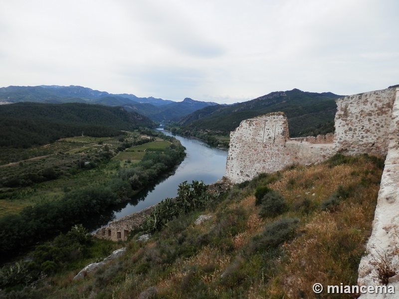 Muralla urbana de Miravet