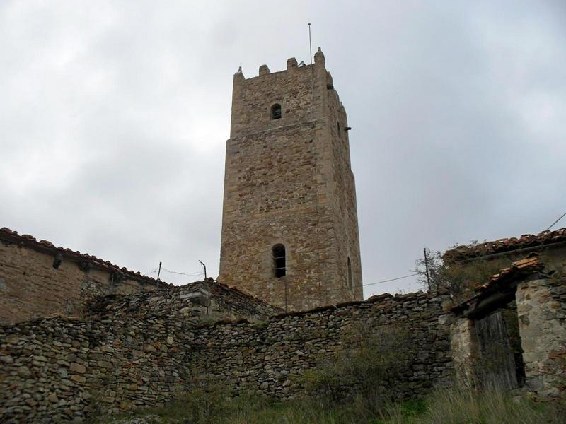 Torreón de Villarroya de los Pinares