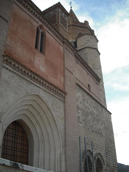 Iglesia fortaleza de Santiago el Mayor