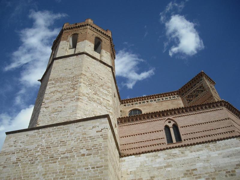 Iglesia fortaleza de Santiago el Mayor