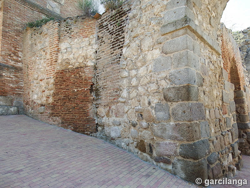 Puerta califal de Maqueda