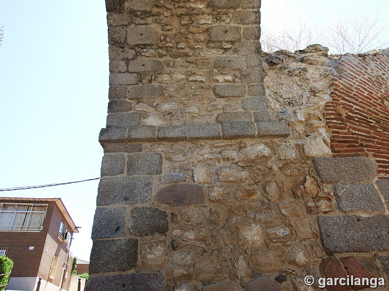 Puerta califal de Maqueda