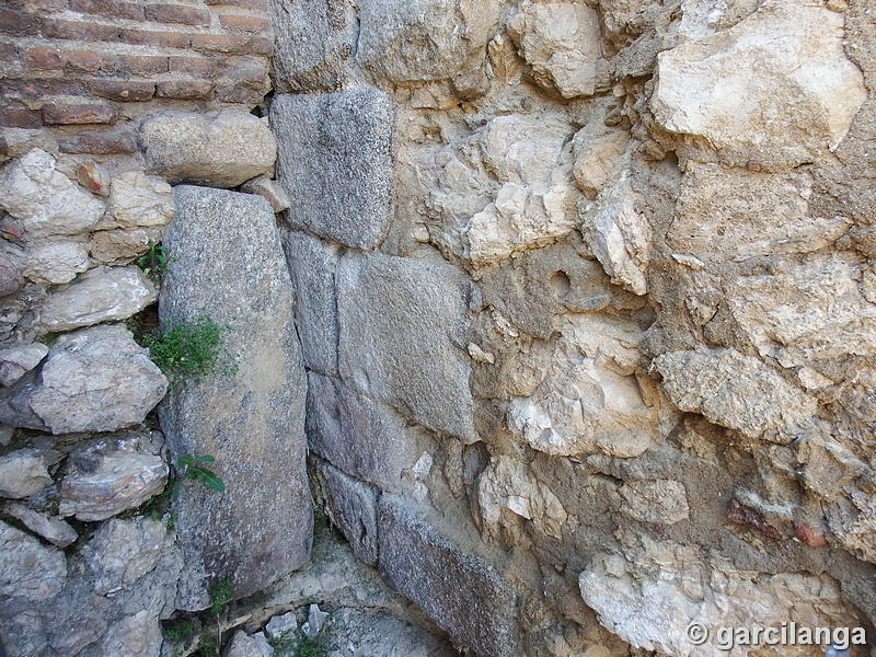 Puerta califal de Maqueda