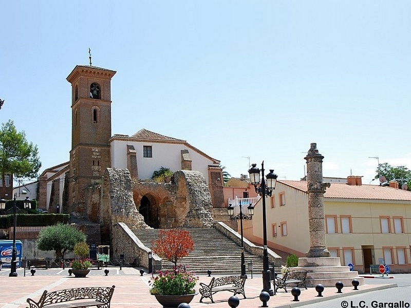 Puerta califal de Maqueda