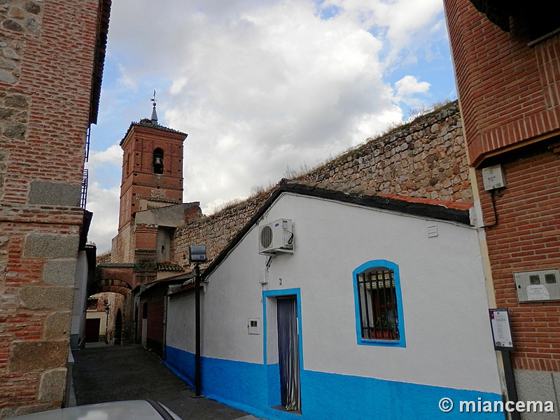 Torre y puerta de San Miguel