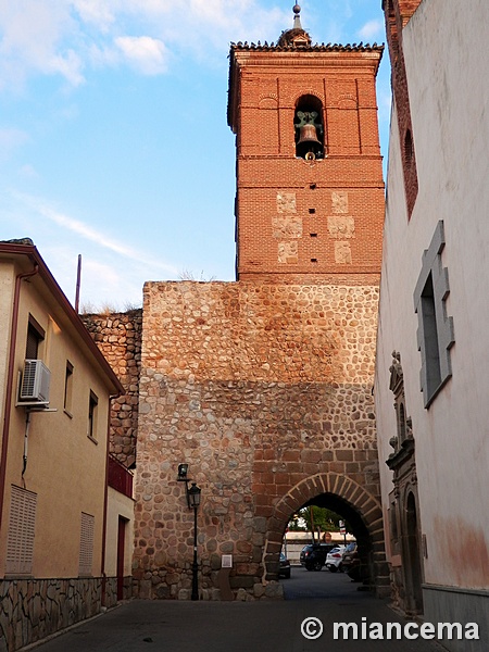 Torre y puerta de San Miguel