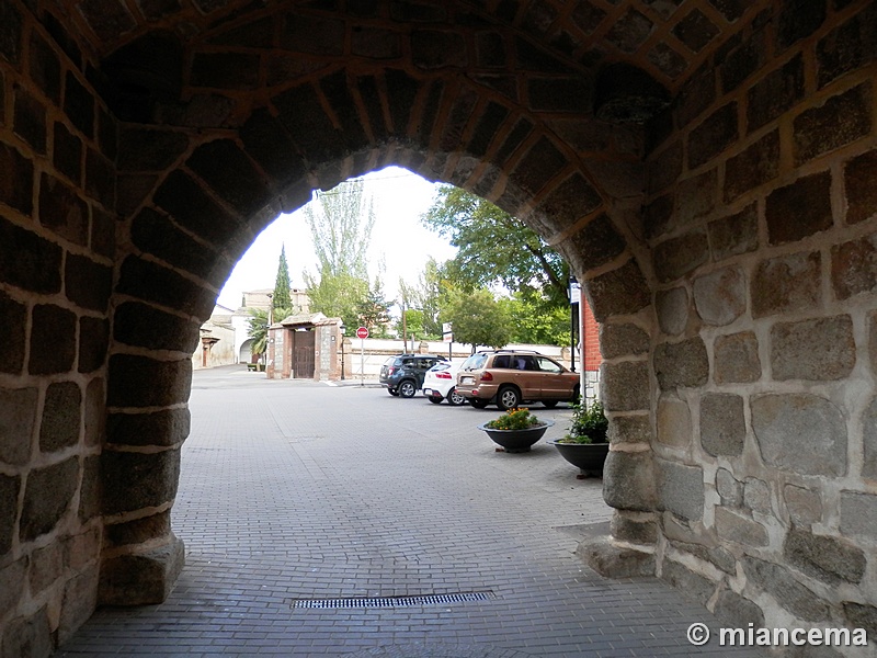 Muralla urbana de Escalona