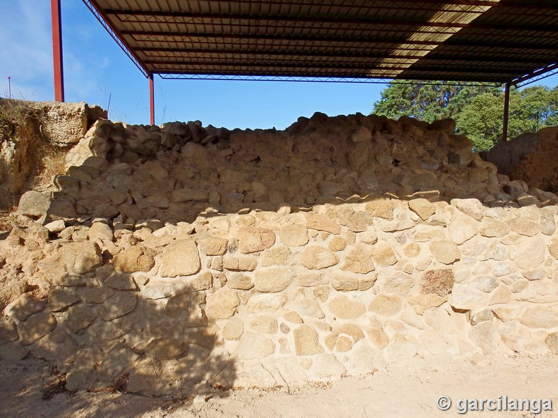 Recinto murado del Cerro de la Mesa