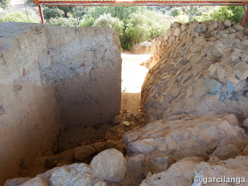 Recinto murado del Cerro de la Mesa