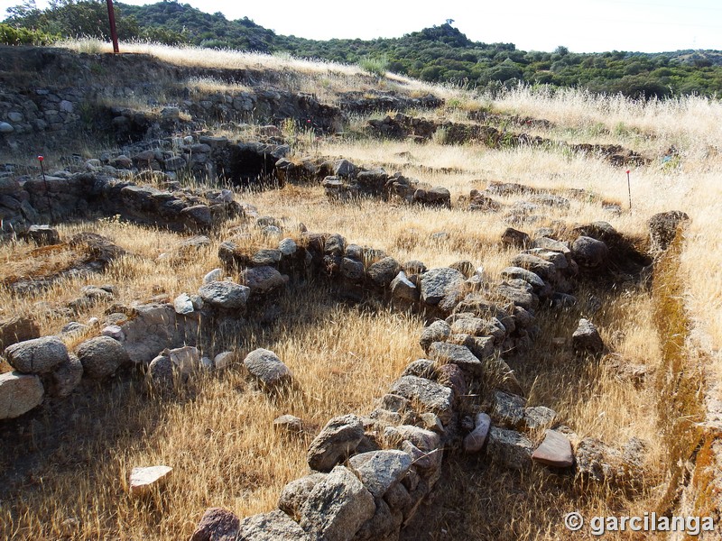 Recinto murado del Cerro de la Mesa