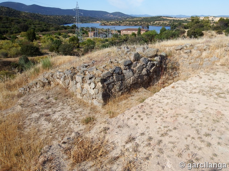 Recinto murado del Cerro de la Mesa