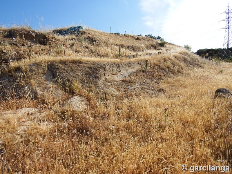 Recinto murado del Cerro de la Mesa