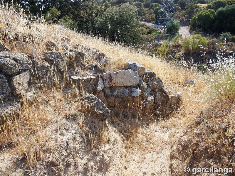 Recinto murado del Cerro de la Mesa