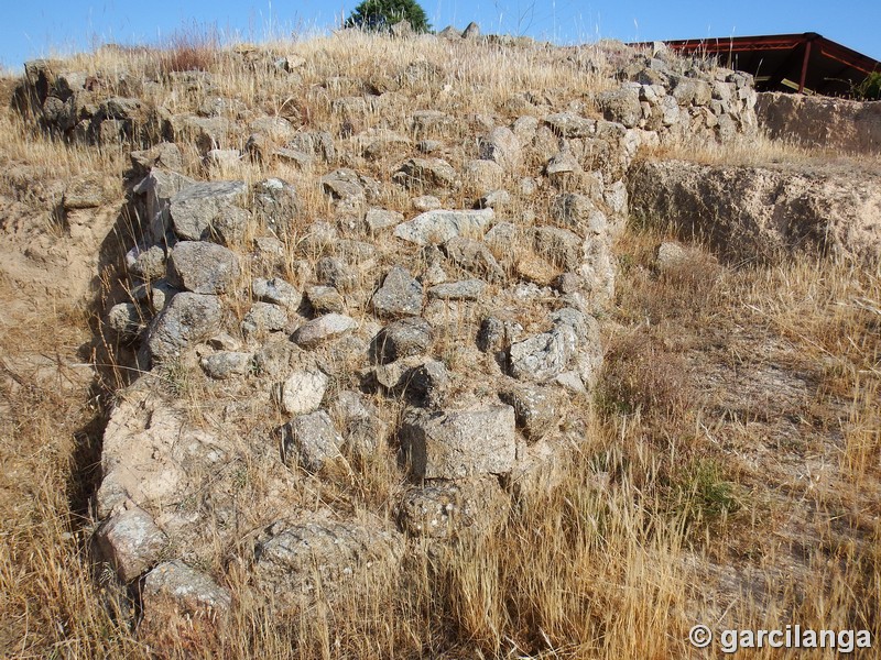 Recinto murado del Cerro de la Mesa