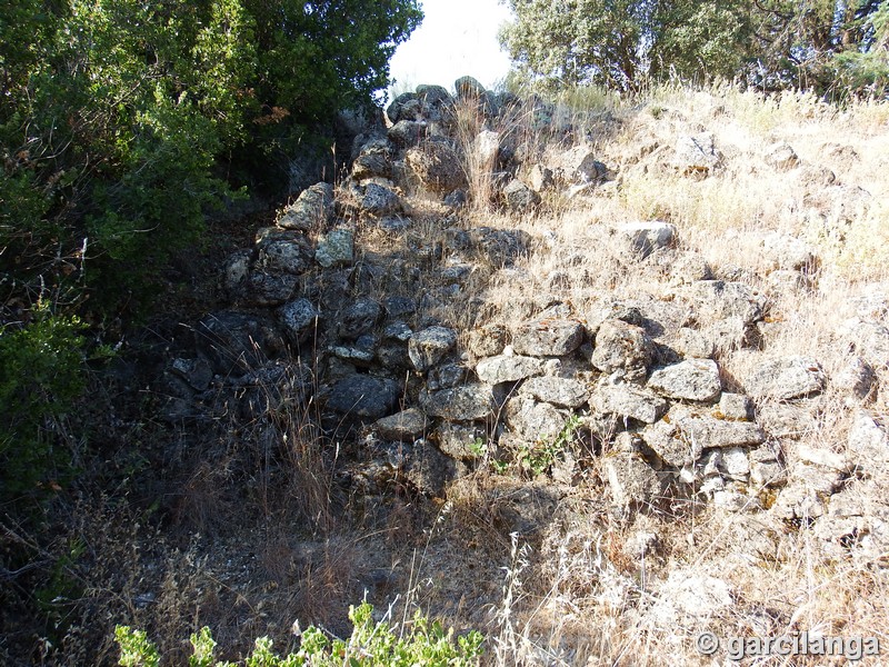 Recinto murado del Cerro de la Mesa