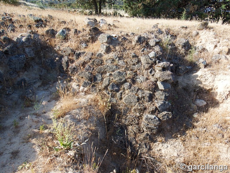 Recinto murado del Cerro de la Mesa