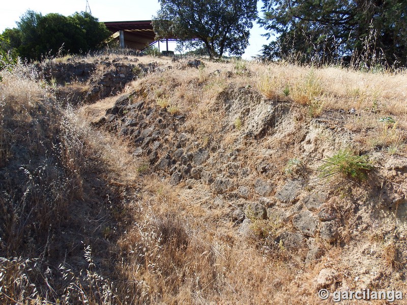 Recinto murado del Cerro de la Mesa