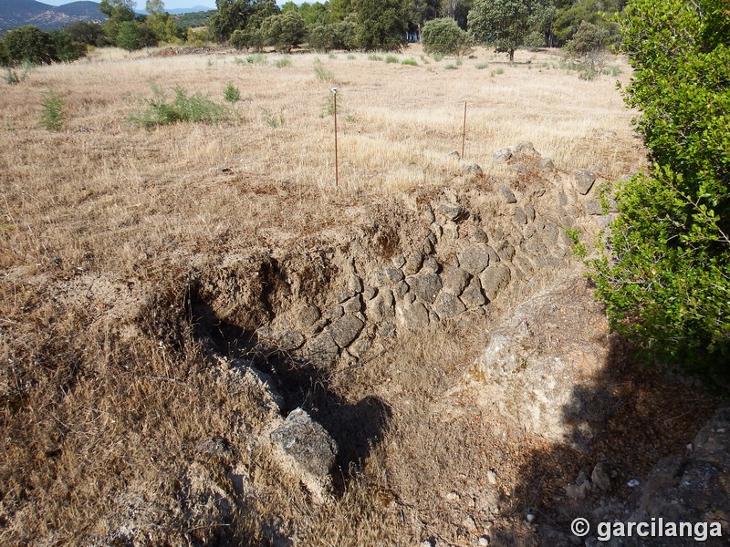 Recinto murado del Cerro de la Mesa